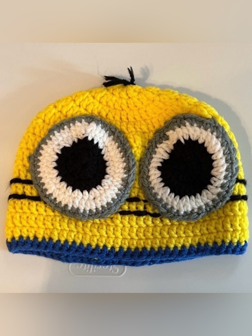 Minions Dispicable Me Hand Knit Patterned Beanie Hat EUC #1194
